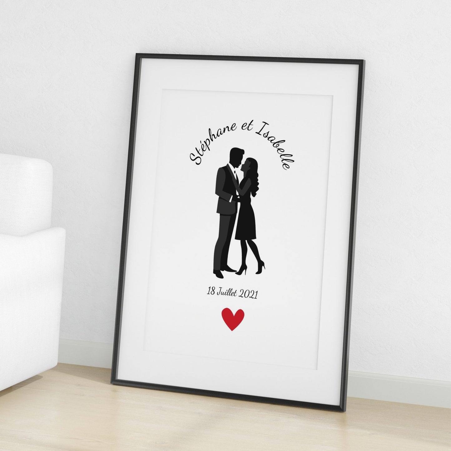 Affiche décorative personnalisée encadrée dans un intérieur moderne."