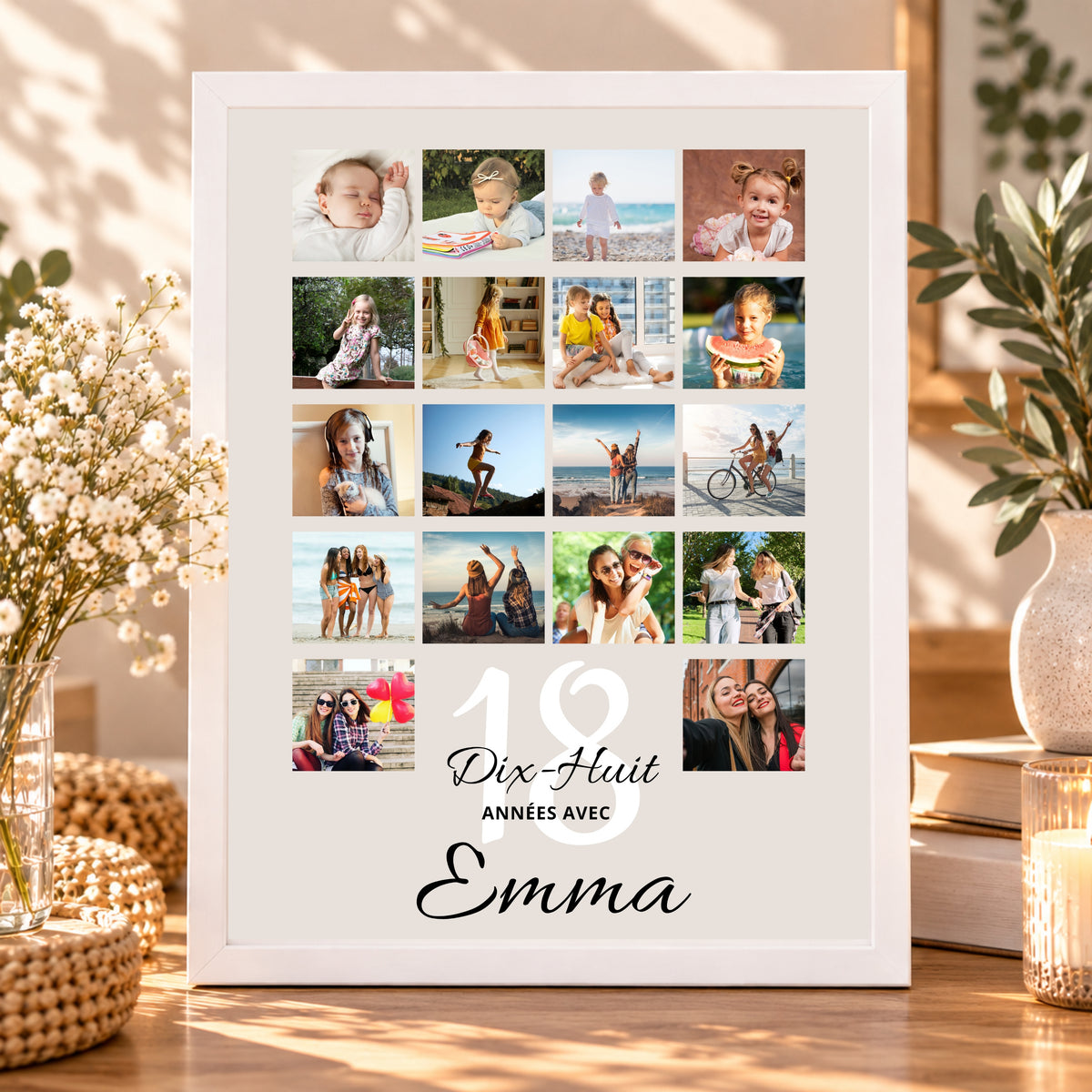 Affiche photo personnalisée 18 ans dans un cadre blanc, posée sur un meuble en bois avec fleurs blanches et décoration naturelle.