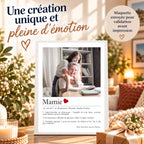 Affiche Mamie personnalisée avec photo de sa petite-fille, texte affectueux et cadre blanc, présentée dans une ambiance chaleureuse avec un cadeau emballé et une maquette à valider avant impression.