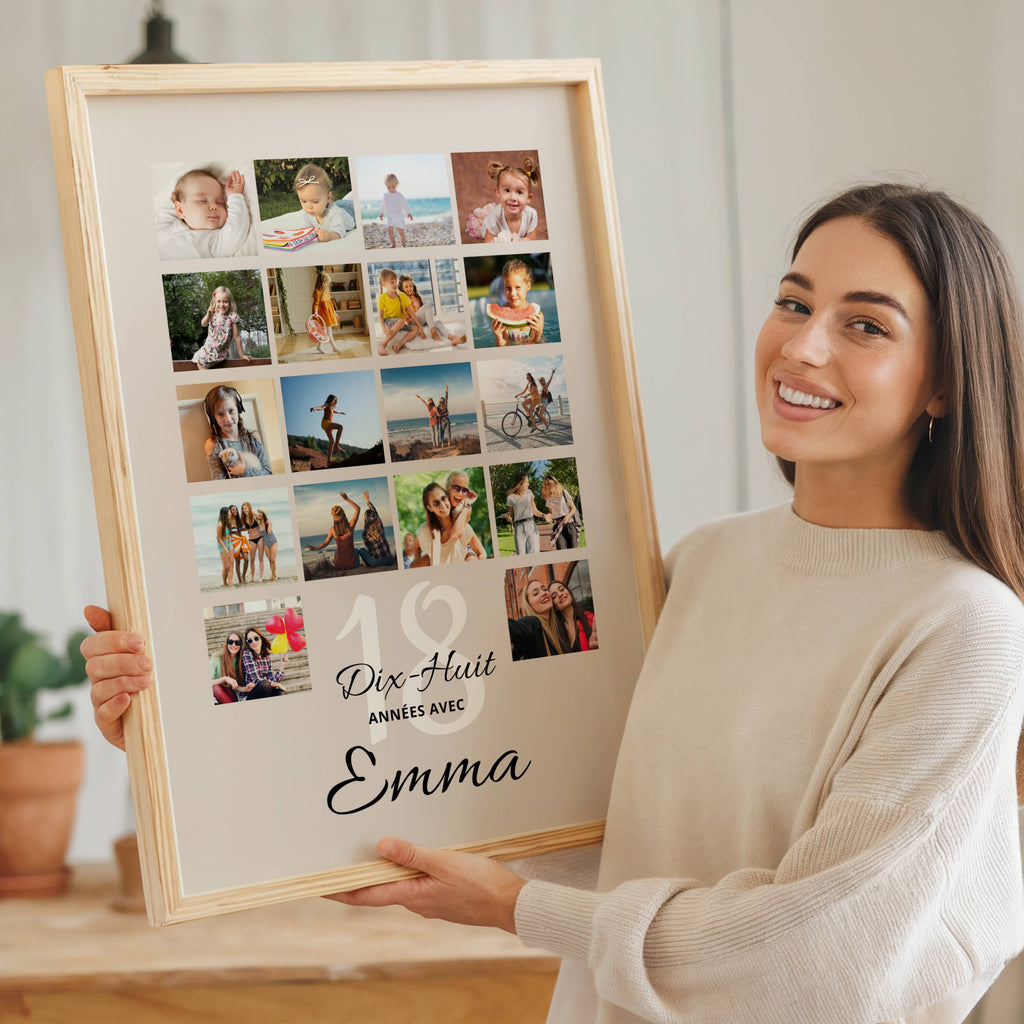 Jeune femme tenant une affiche photo personnalisée pour les 18 ans, composée de souvenirs d'enfance et d'un prénom