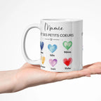 Mug cadeau pour Mamie avec cœurs multicolores et prénoms des petits-enfants – cadeau fête des grand-mères
