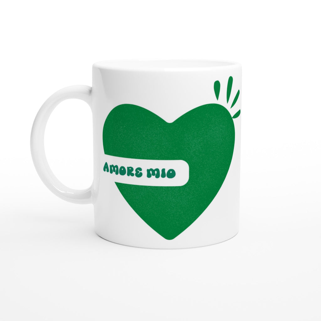 Mug blanc Amore Mio avec motifs élégants et option de personnalisation pour un cadeau unique.