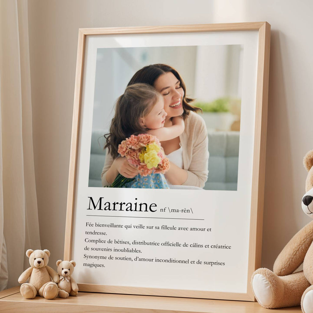Affiche marraine personnalisée encadrée dans une décoration douce, souvenir unique à exposer et conserver longtemps