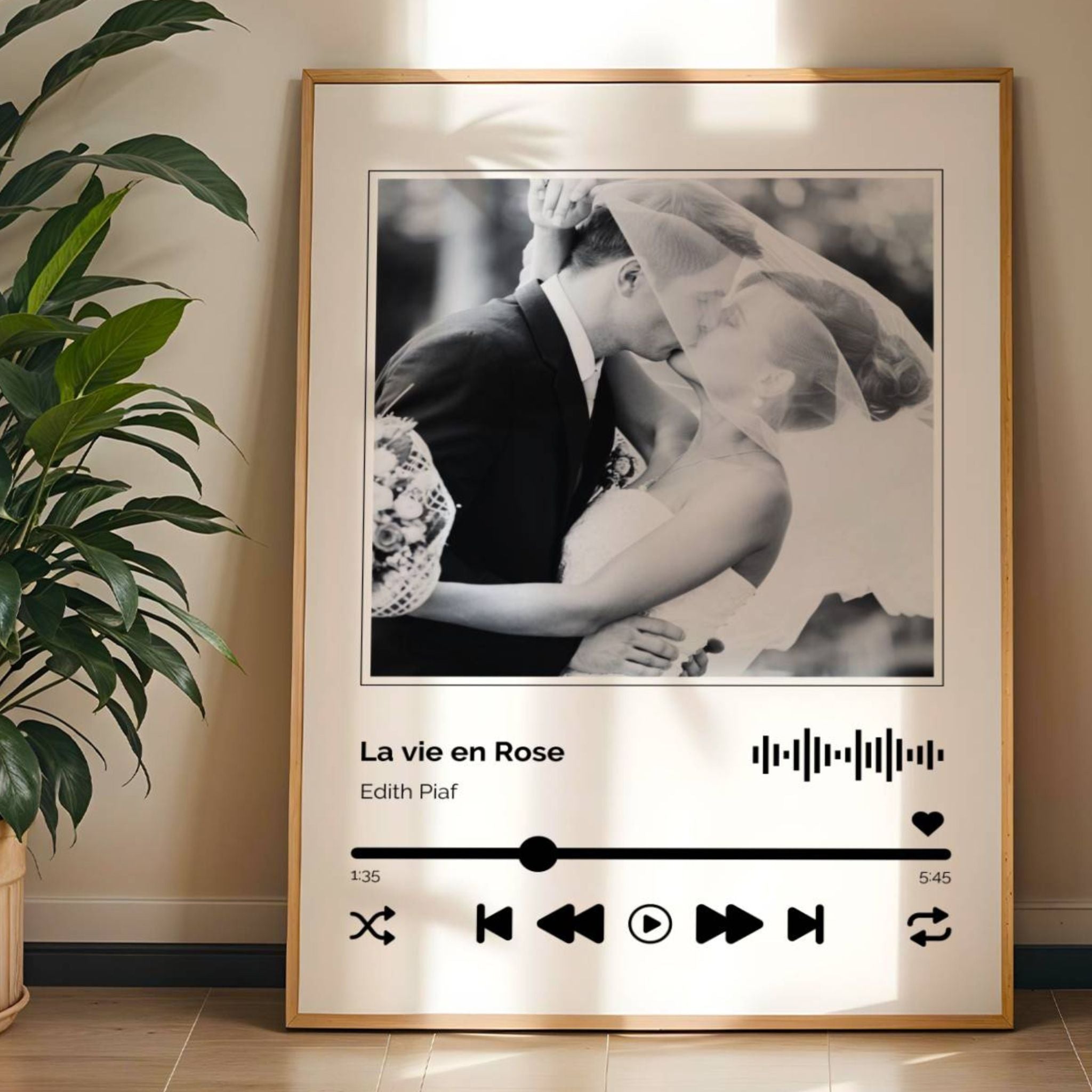 Affiche player Spotify avec photo du couple et code, cadeau original pour elle et lui, déco murale moderne.
Fichier : player-sp