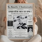 Affiche gazette anniversaire 18 ans personnalisée pour garçon avec titre de journal humoristique et texte personnalisé.